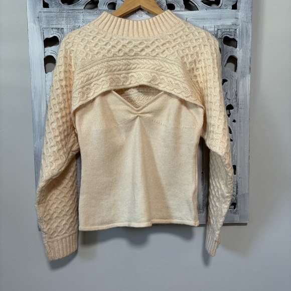 New ASTR THE LABEL Imani 2-Piece Cream Knit Cutout Sweater Size L - Picture 11 of 16